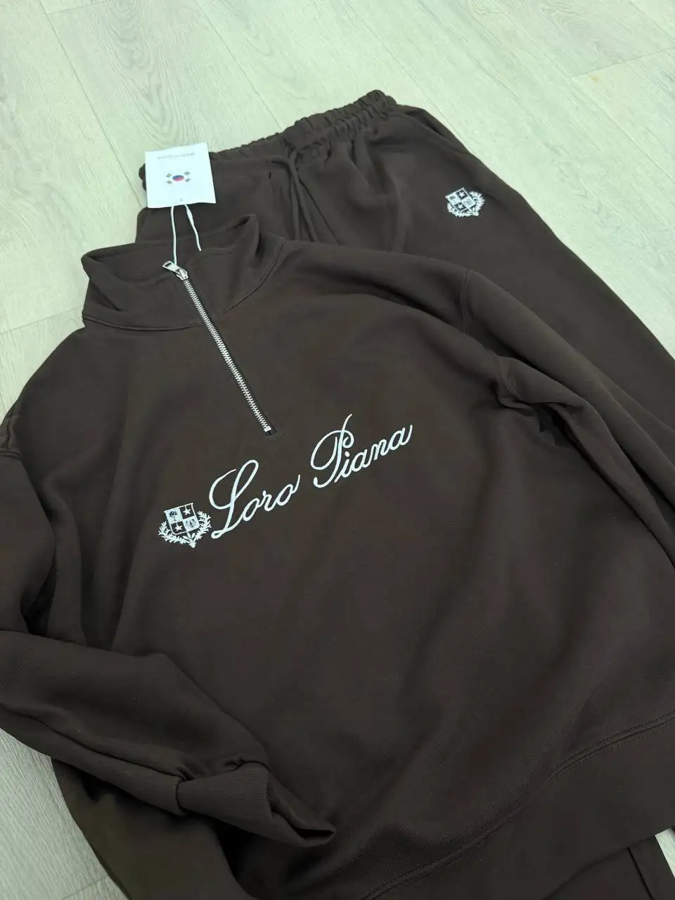 Костюмы, свитшоты, футболки, лосины клеш и другое - Одежда в Чебоксары