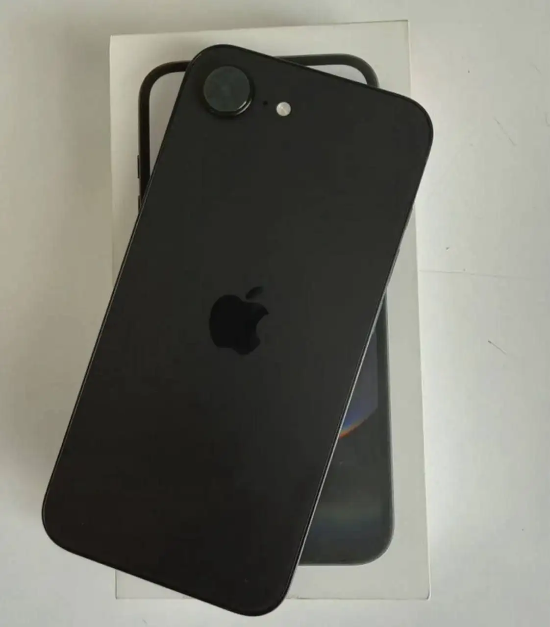 iPhone 16e в отличном состоянии с полным комплектом - Смартфоны (Электроника) в Чебоксары