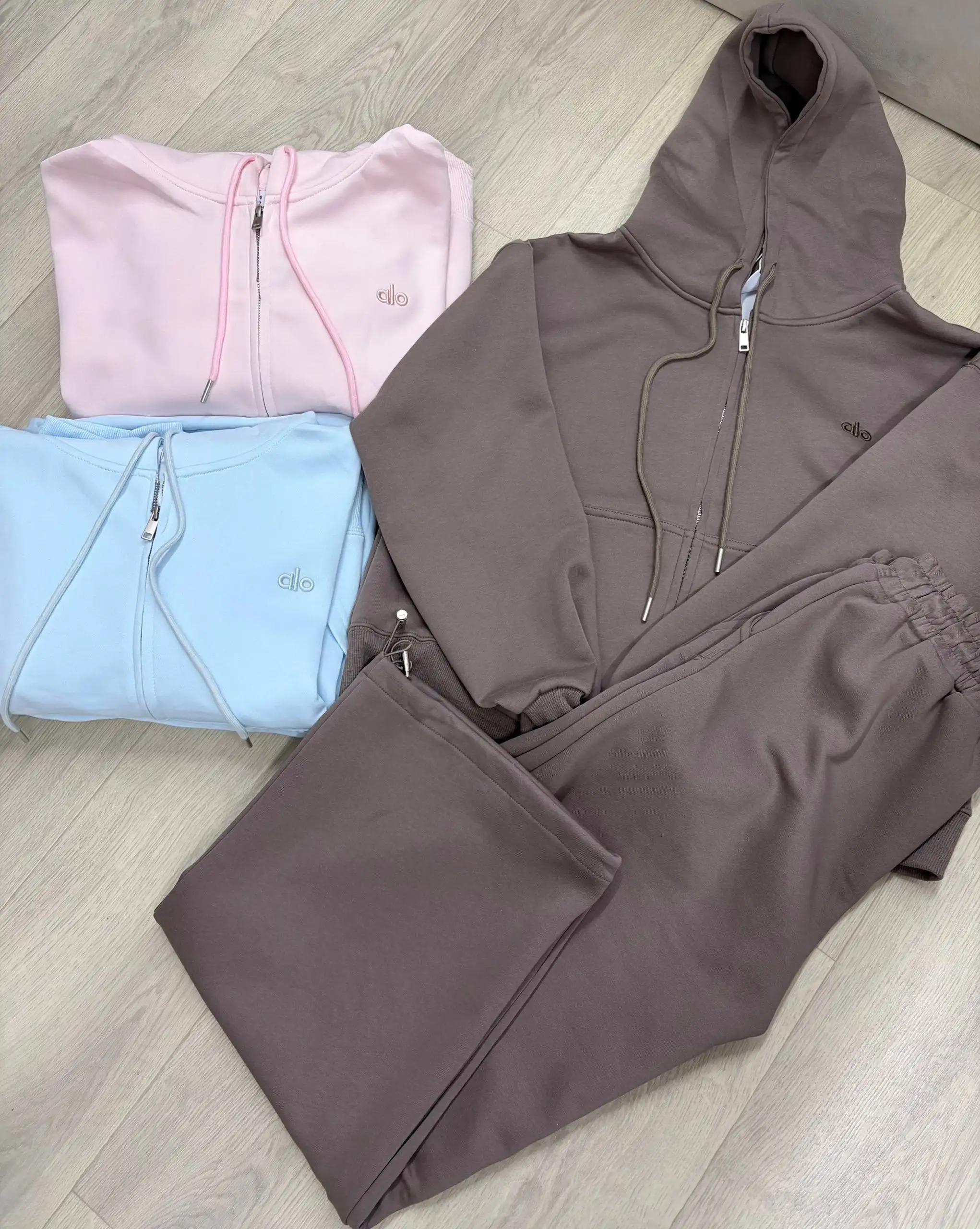 Костюмы, штаны, футболки, лосины в Чебоксарах - Повседневная одежда (Одежда) в Чебоксары