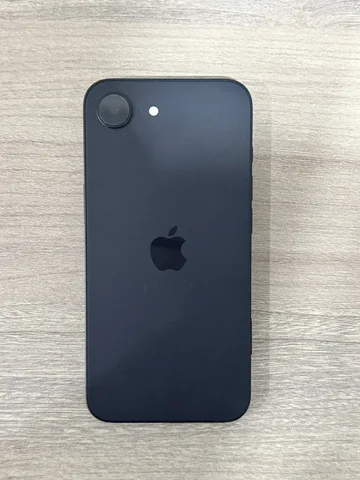 iPhone 16e в отличном состоянии с комплектом - Электроника в Чебоксары