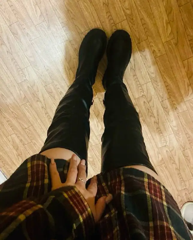 Продажа укороченной косухи, ботфортов, летнего костюма и другой одежды - Одежда в Чебоксары