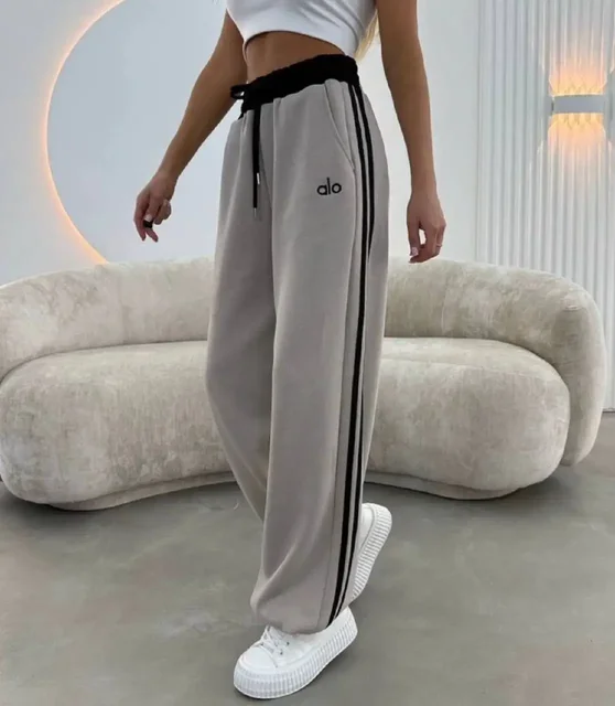 Продажа одежды: костюмы, штаны, лосины клеш - Шорты в Чебоксары