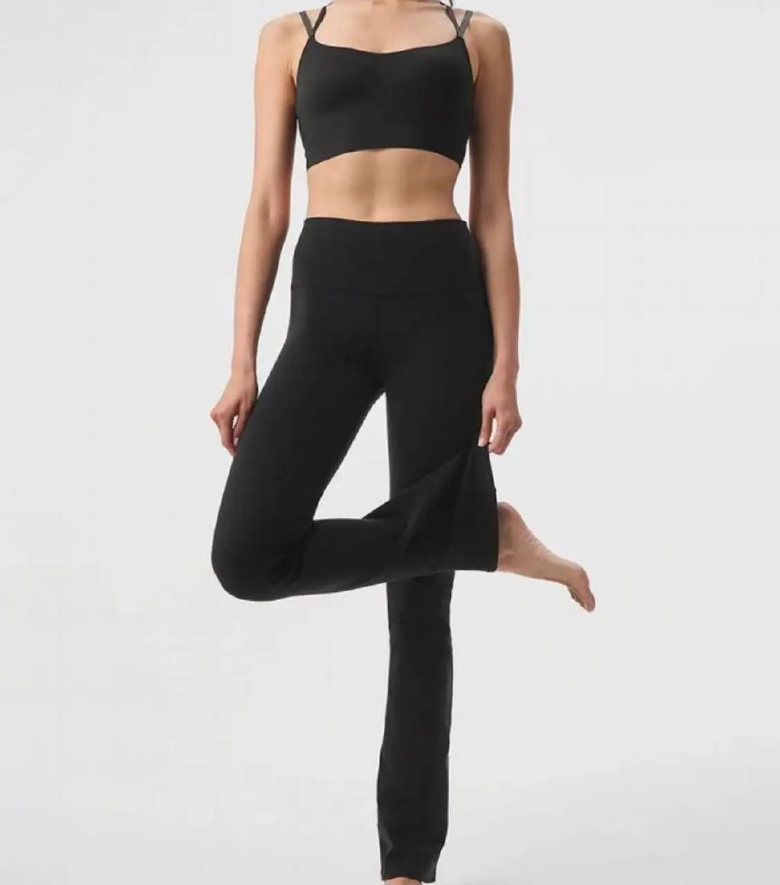 Продажа одежды: костюмы, штаны, лосины клеш - Верхняя одежда и аксессуары (Одежда) в Чебоксары