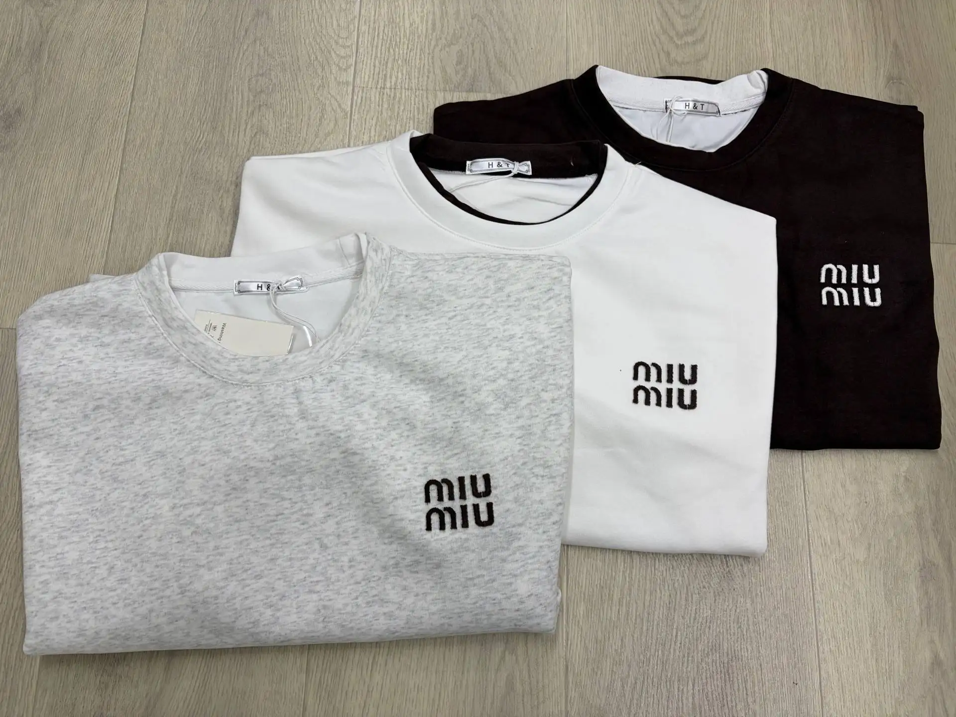 Лосины, костюмы, свитшоты, футболки и носки - Женская одежда (Одежда) в Чебоксары