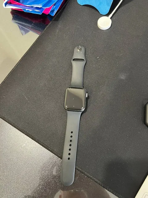 Часы в хорошем состоянии с доп. аксессуарами - Офисное оборудование в Чебоксары