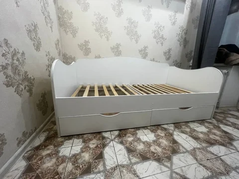 Кровать 190x90 без матраса - Аренда одежды в Чебоксары