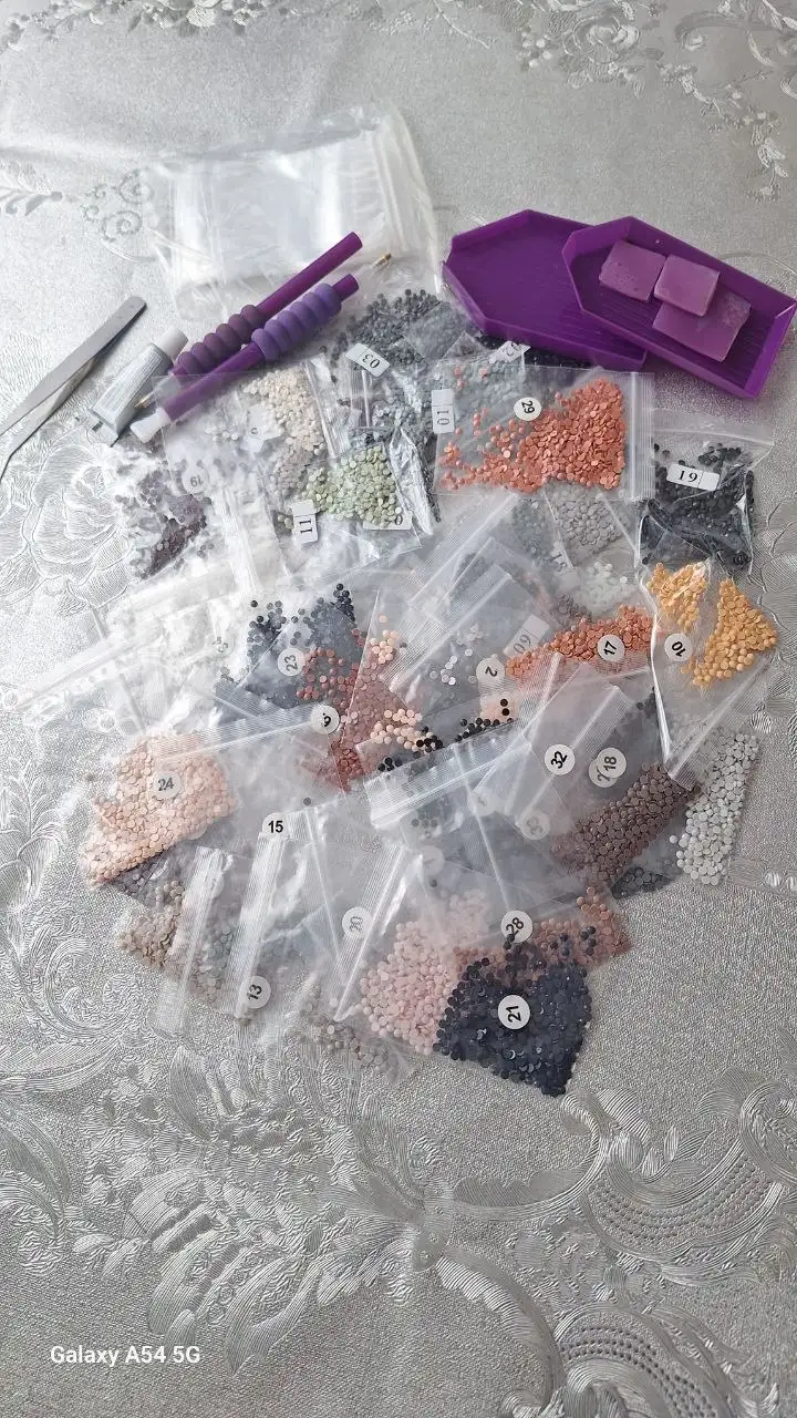 Отдам стразики для творчества - Рукоделие (Хобби и отдых) в Чебоксары