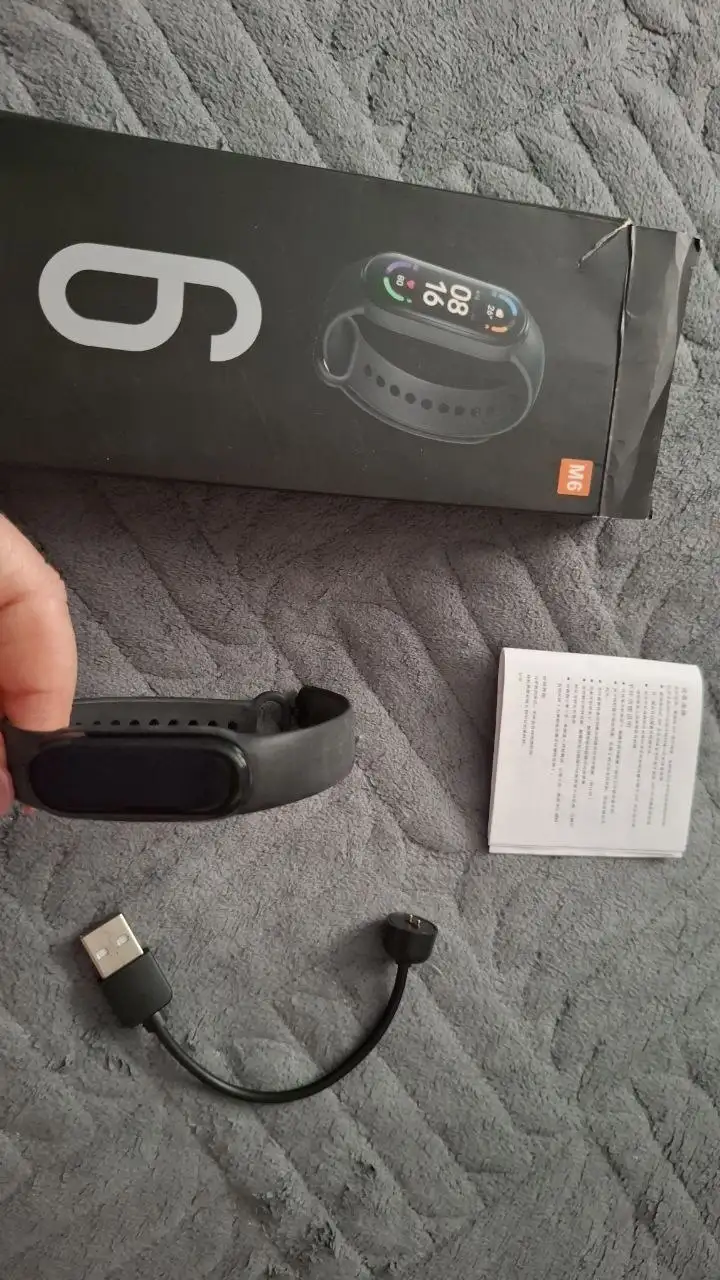 Продам наушники, часы и вратарские перчатки - Барахолка в Чебоксары