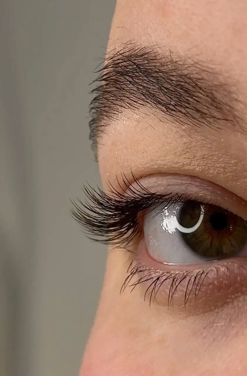 Натуральное наращивание ресниц и оформление бровей - Красота (Услуги) в Чебоксары