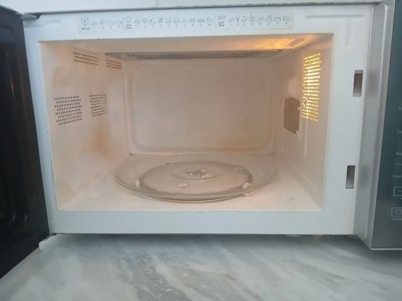 Продам микроволновку в хорошем состоянии - Барахолка в Чебоксары