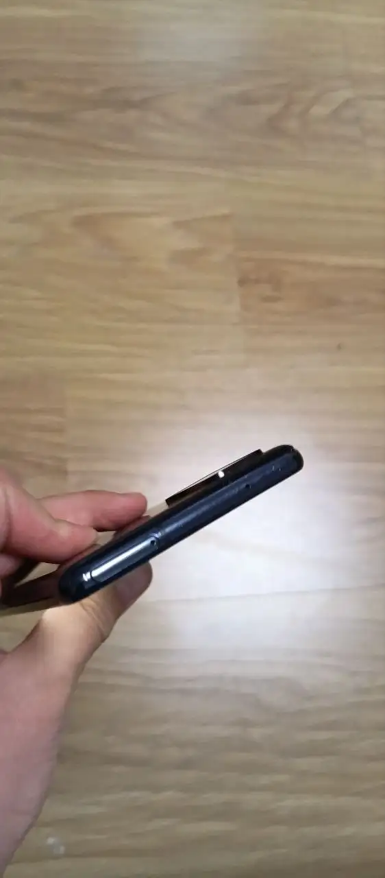 Samsung S20 FE 128GB с трещиной на дисплее - Мобильные телефоны (Электроника) в Чебоксары