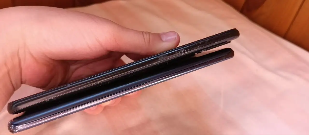 Продажа Samsung Galaxy S20 FE и A20 - Смартфоны и аксессуары (Электроника) в Чебоксары
