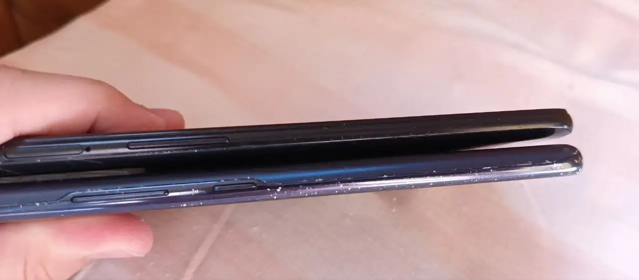 Продажа Samsung Galaxy S20 FE и A20 - Смартфоны и аксессуары (Электроника) в Чебоксары
