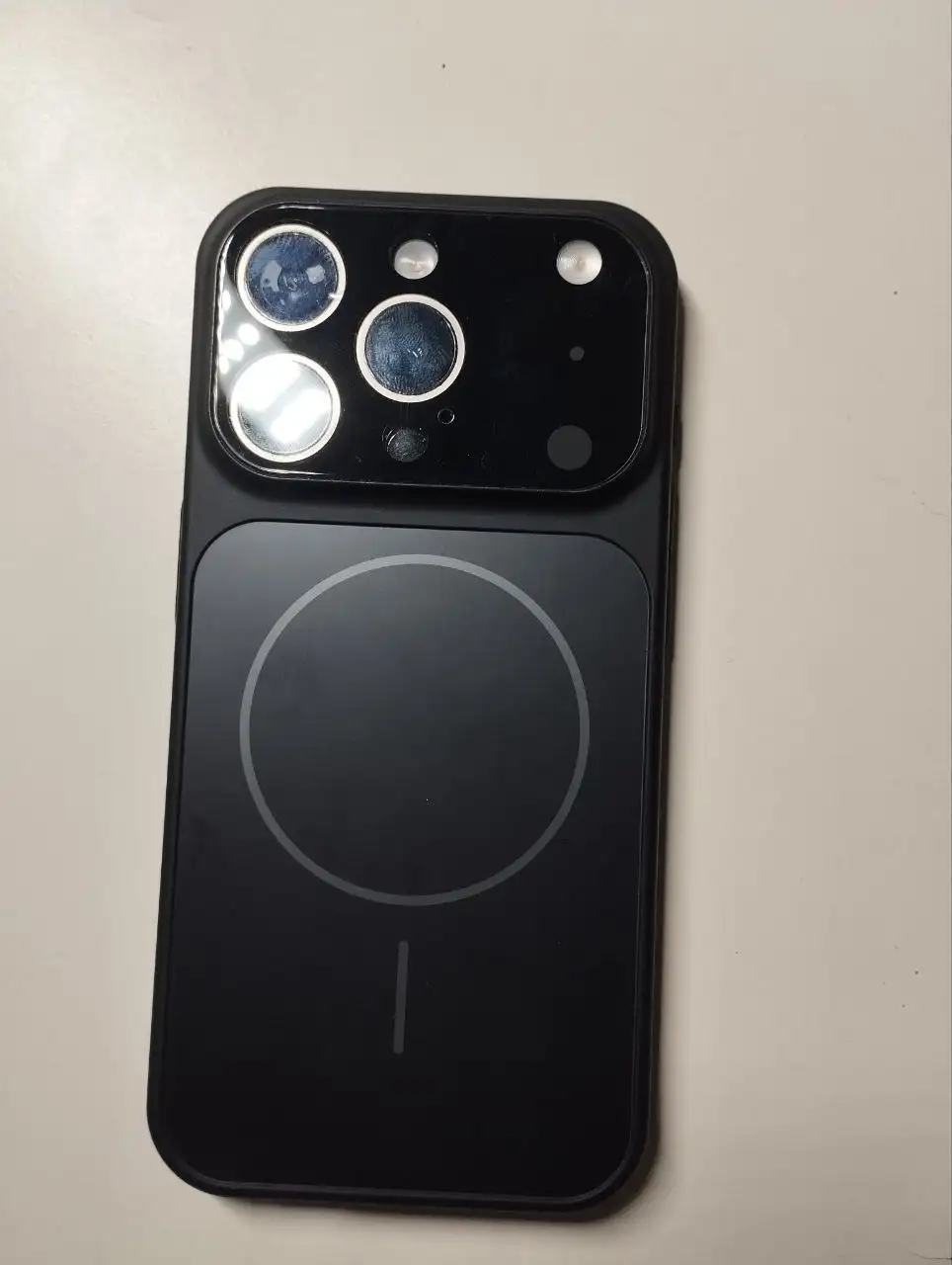 IPhone 15 Pro 128GB с трещиной на экране - Мобильные телефоны (Электроника) в Чебоксары