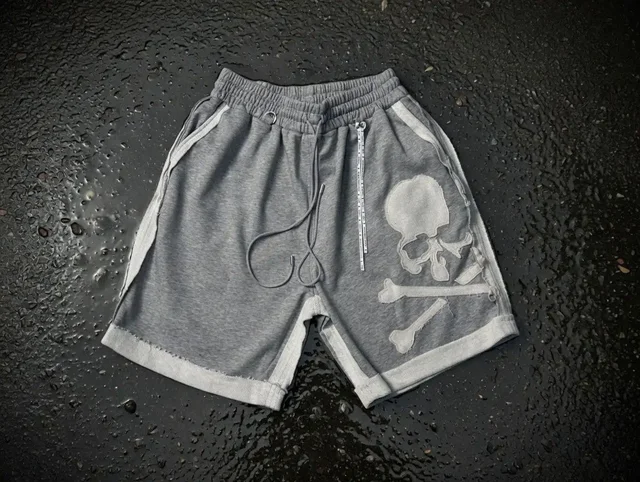 Шорты Mastermind World Skull & Crossbones - Одежда в Неизвестно