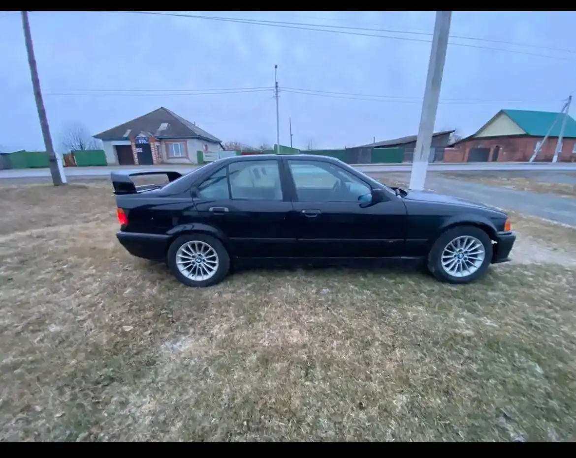 BMW 1991 года выпуска в Тюмени