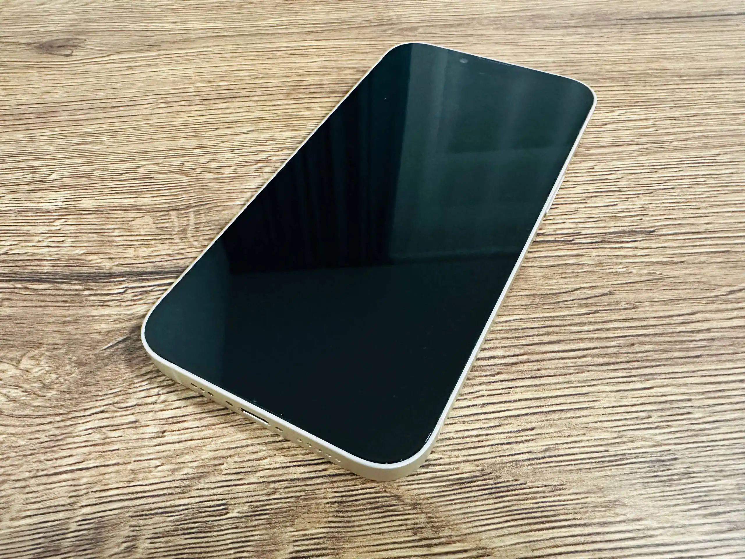 iPhone 13 128GB в отличном состоянии