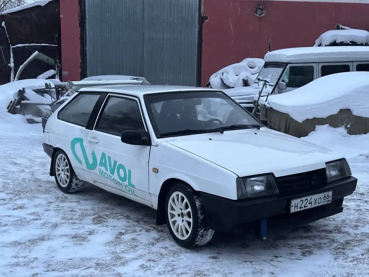 Продам ВАЗ 2108 с тюнингом двигателя и подвески