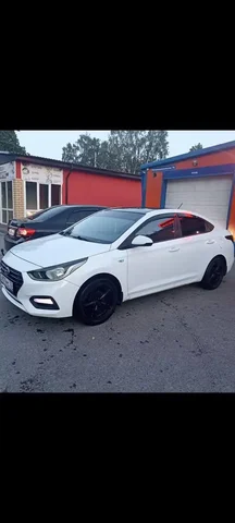 Hyundai Solaris 2017 в идеальном состоянии - Легковые автомобили в Тюмень