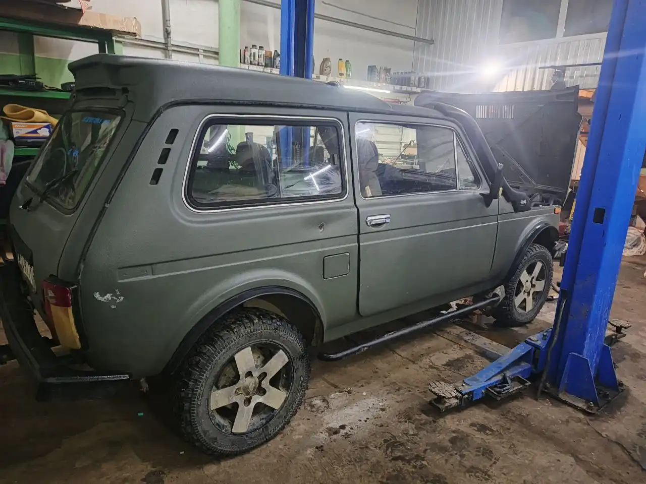 Продажа/обмен Нивы 21218 1997 года - Авто в Тюмень