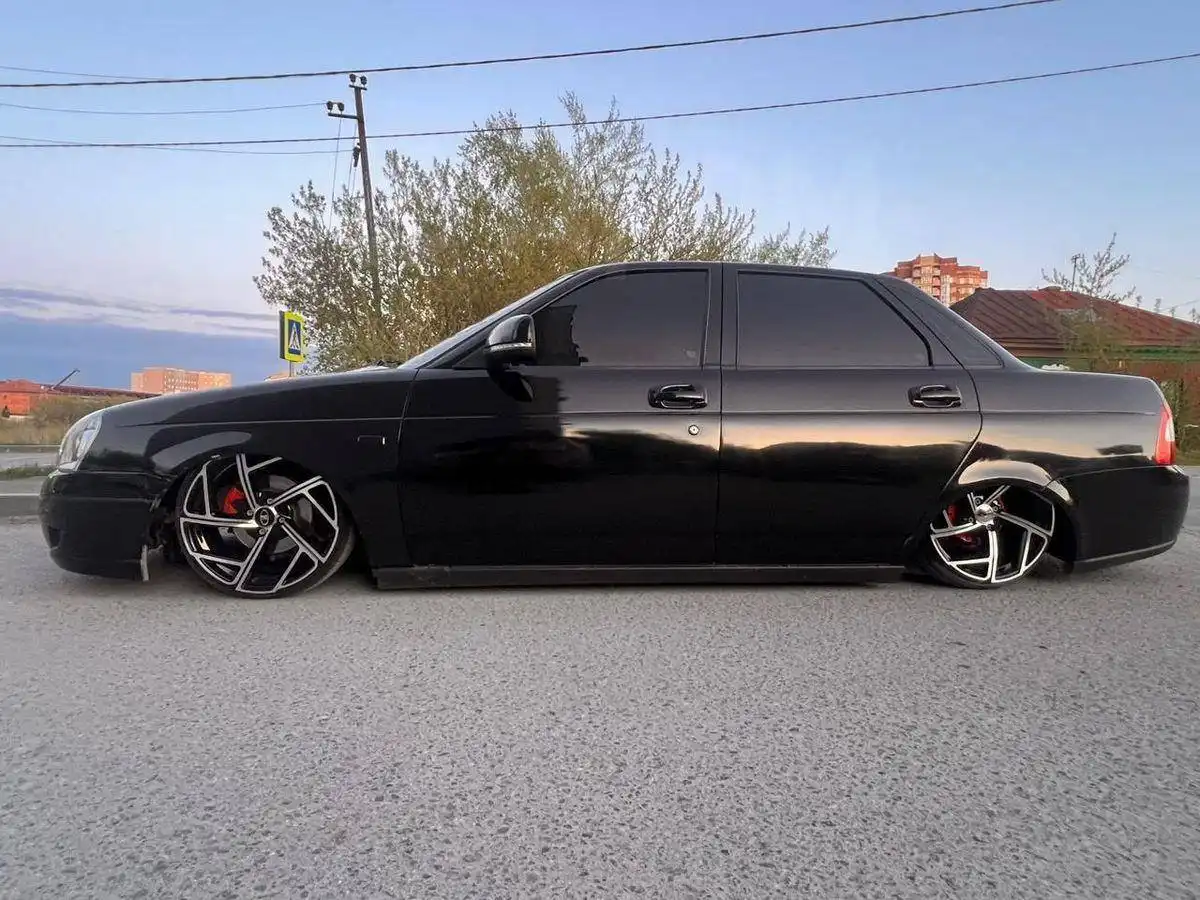 Продается автомобиль Lada Priora 2018 года с тюнингом - Авто в Тюмень