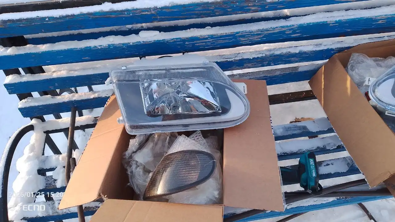 Продам новые фары на ВАЗ 2114 - Запчасти (Авто) в Тюмень