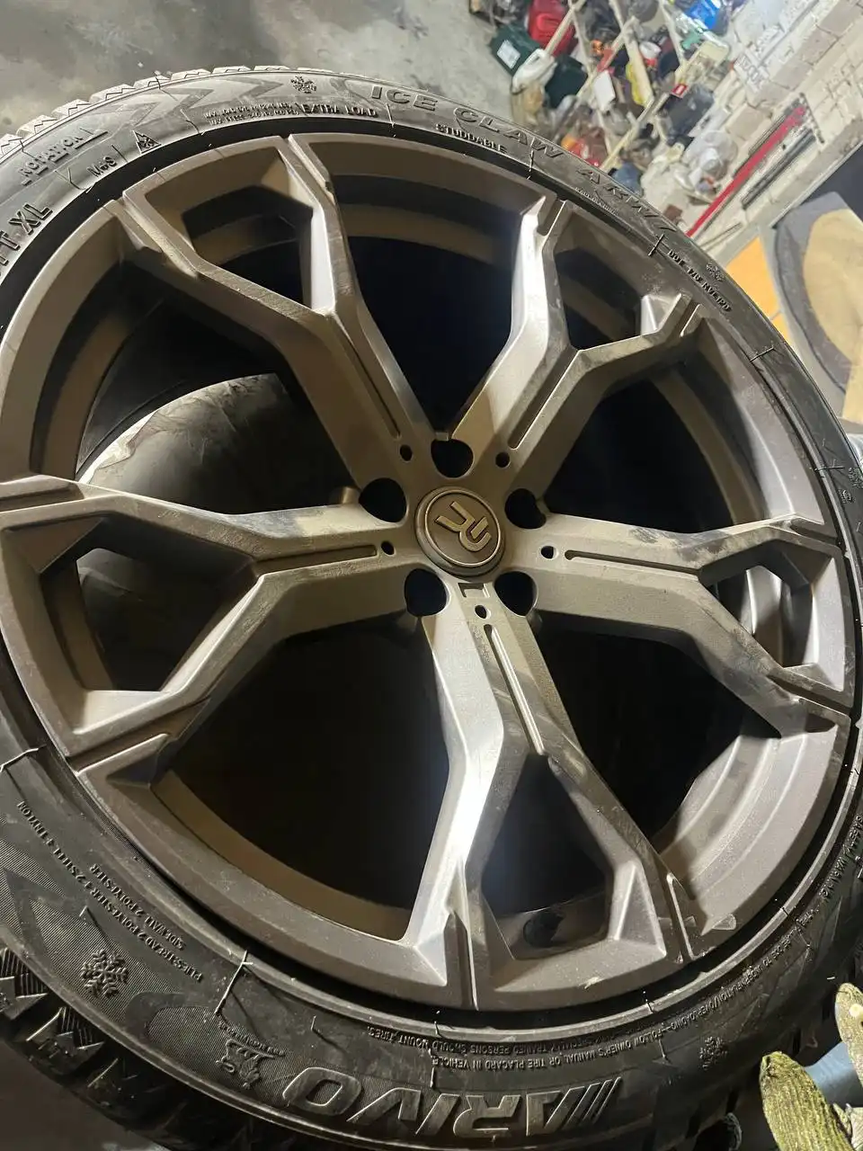 Продам комплект колес Replay A166 R21 с зимней резиной Arivo ice claw - Запчасти (Авто) в Тюмень