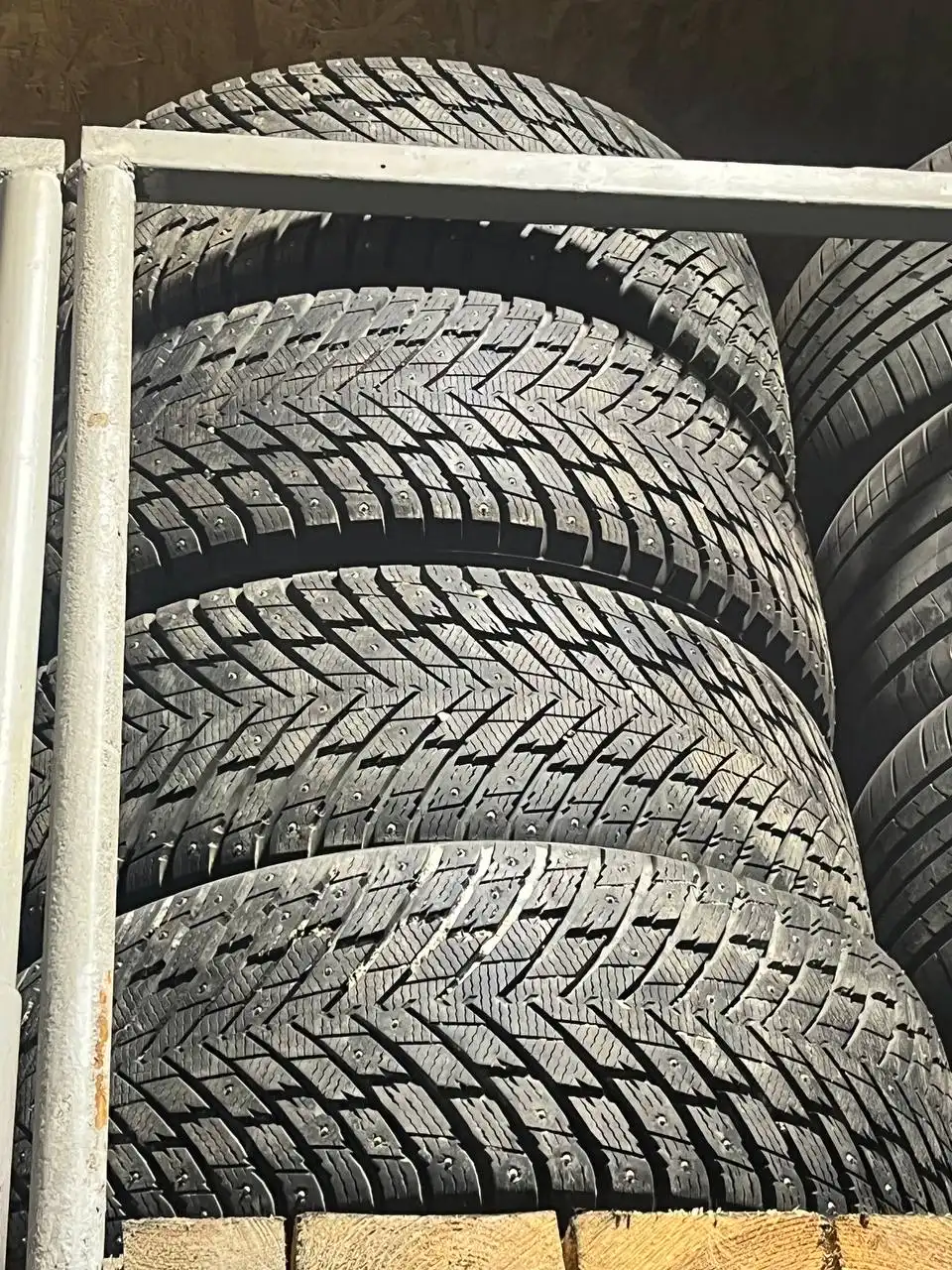 Продам комплект колес Replay A166 R21 с зимней резиной Arivo ice claw - Запчасти (Авто) в Тюмень