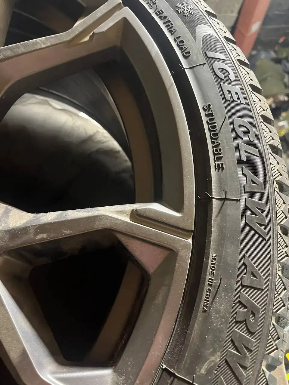 Продам комплект колес Replay A166 R21 с зимней резиной Arivo ice claw - Запчасти (Авто) в Тюмень