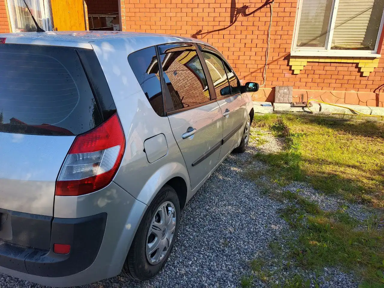 Автомобиль на полном ходу с АКПП - Авто в Тюмень