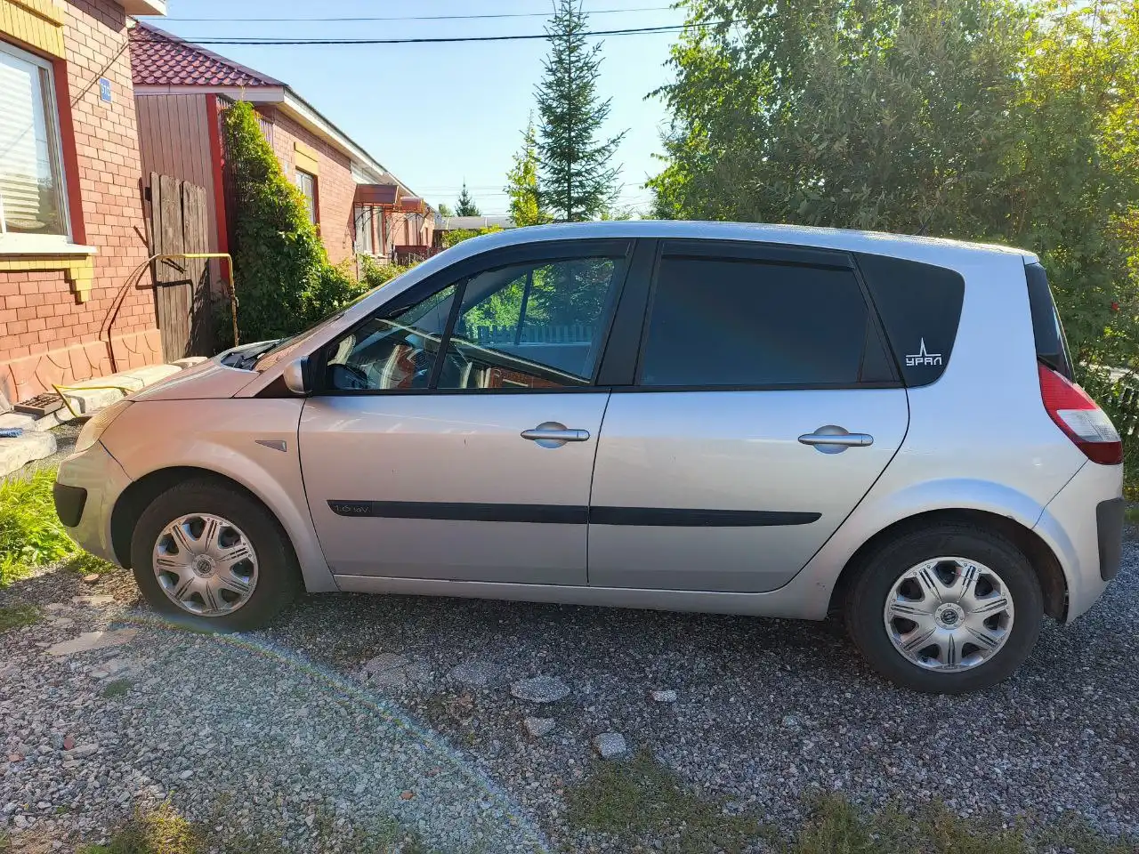 Автомобиль на полном ходу с АКПП - Авто в Тюмень