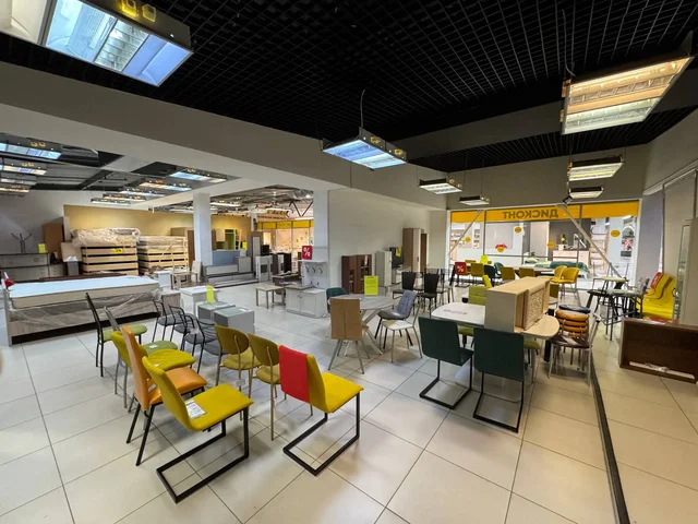 Аренда помещений в ТК «Командор» на Взлётке - Дома в Красноярск