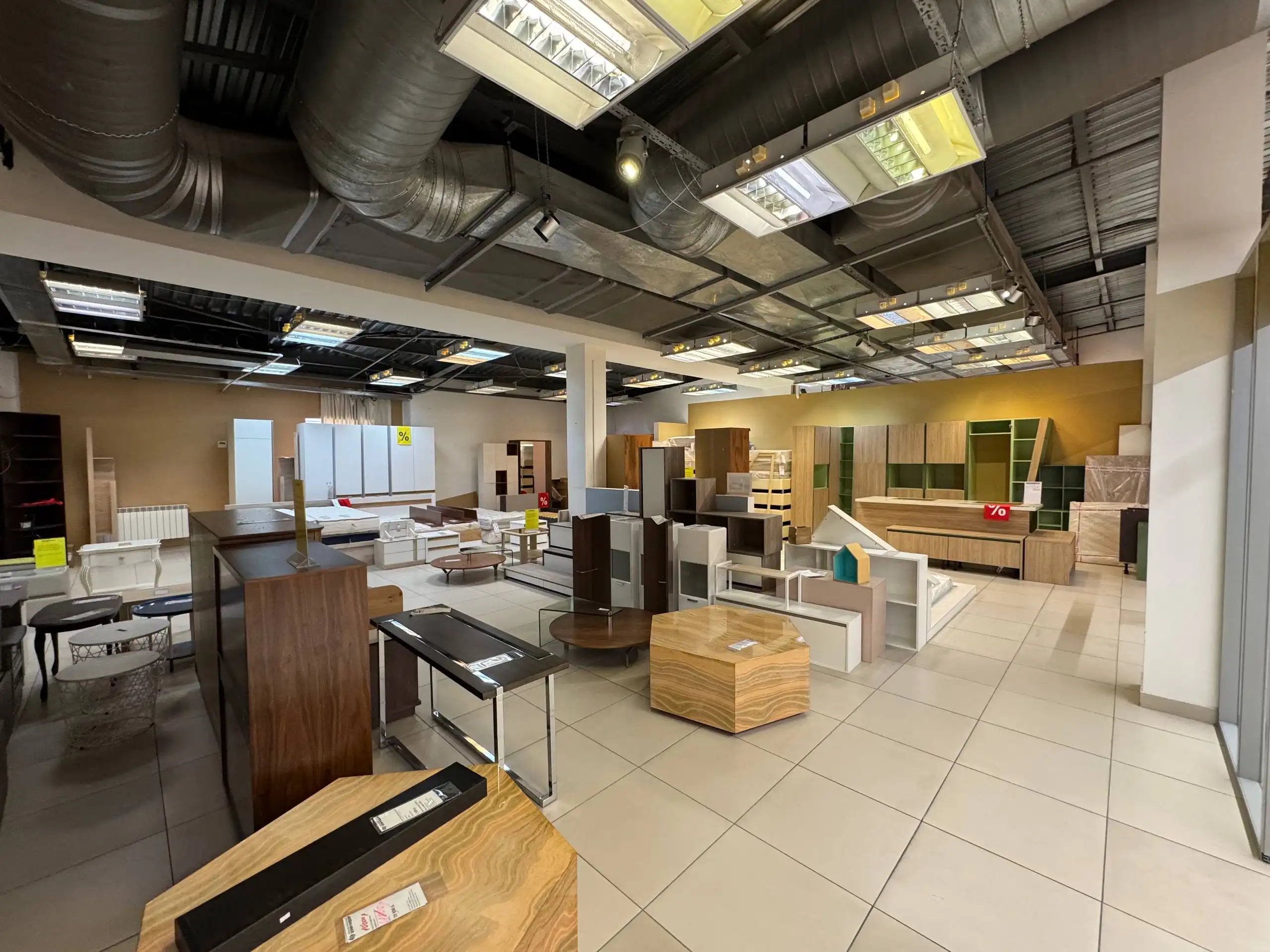 Аренда помещений в ТК «Командор» на Взлётке - Аренда коммерческой недвижимости (Недвижимость) в Красноярск