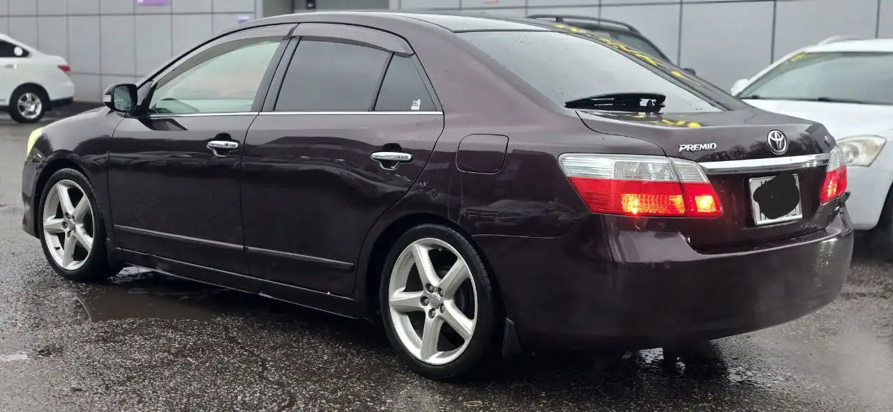 Toyota PREMIO 2010