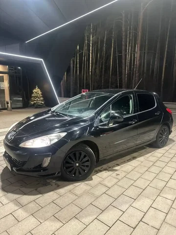 Продажа автомобиля Peugeot 308 2010 года - Авто в Санкт-Петербург