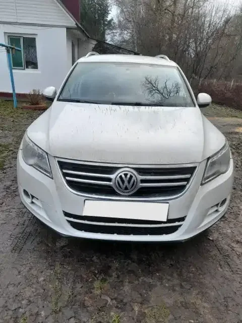 Volkswagen Tiguan 2009 года - Авто в Санкт-Петербург