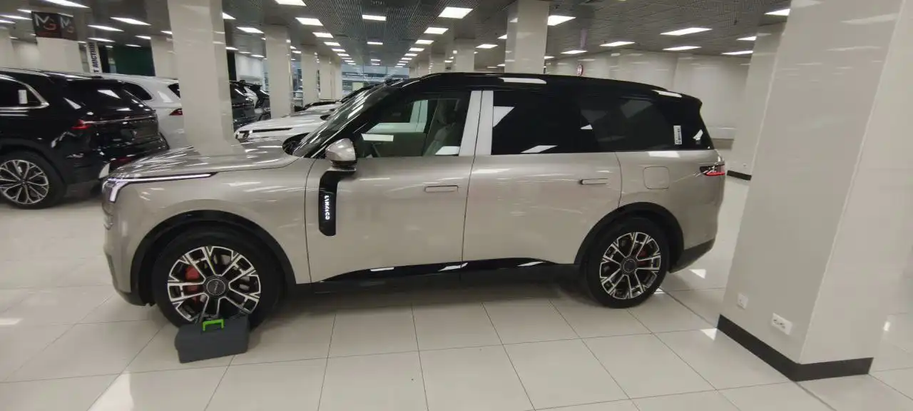 Lynk & Co 900 2025 года в Москве