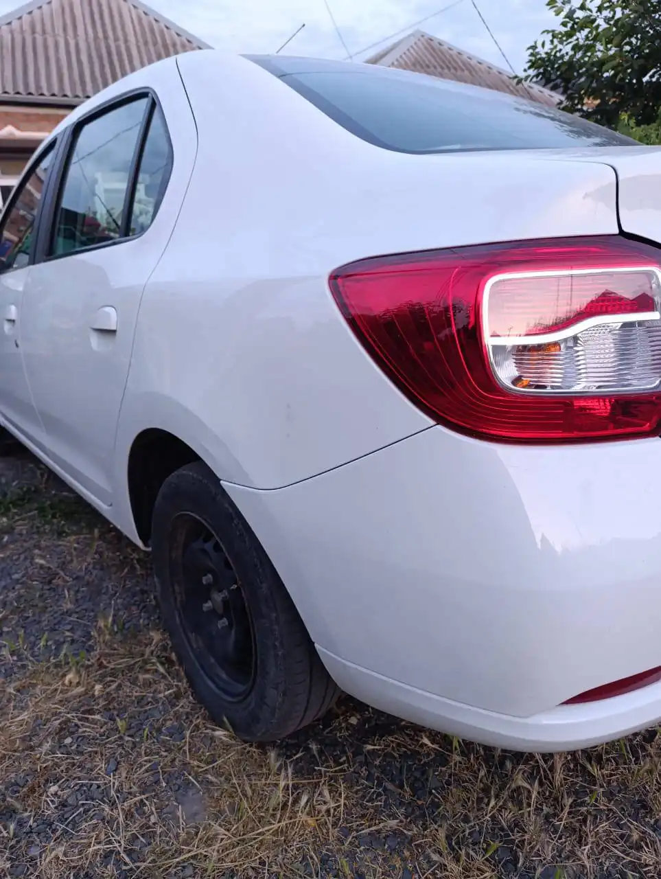 Renault Logan 2 рестайлинг 2020 автомат 1.6 - Легковые автомобили (Авто) в Таганрог