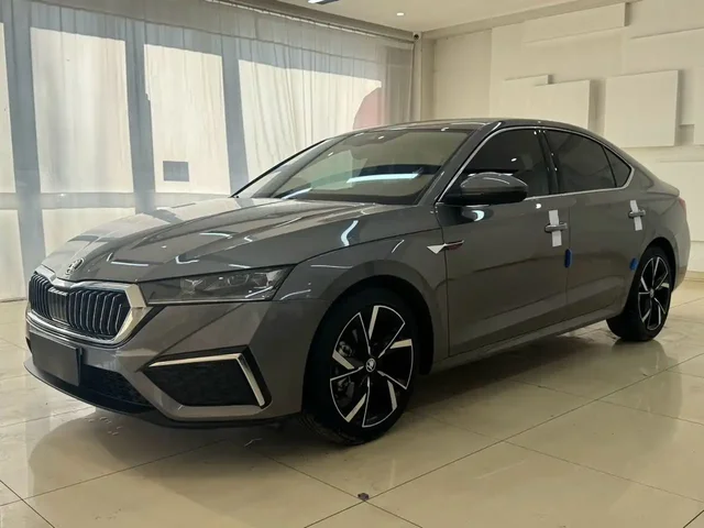 Skoda Octavia 4 поколение (A8) 2022 года - Кроссовер в Москва