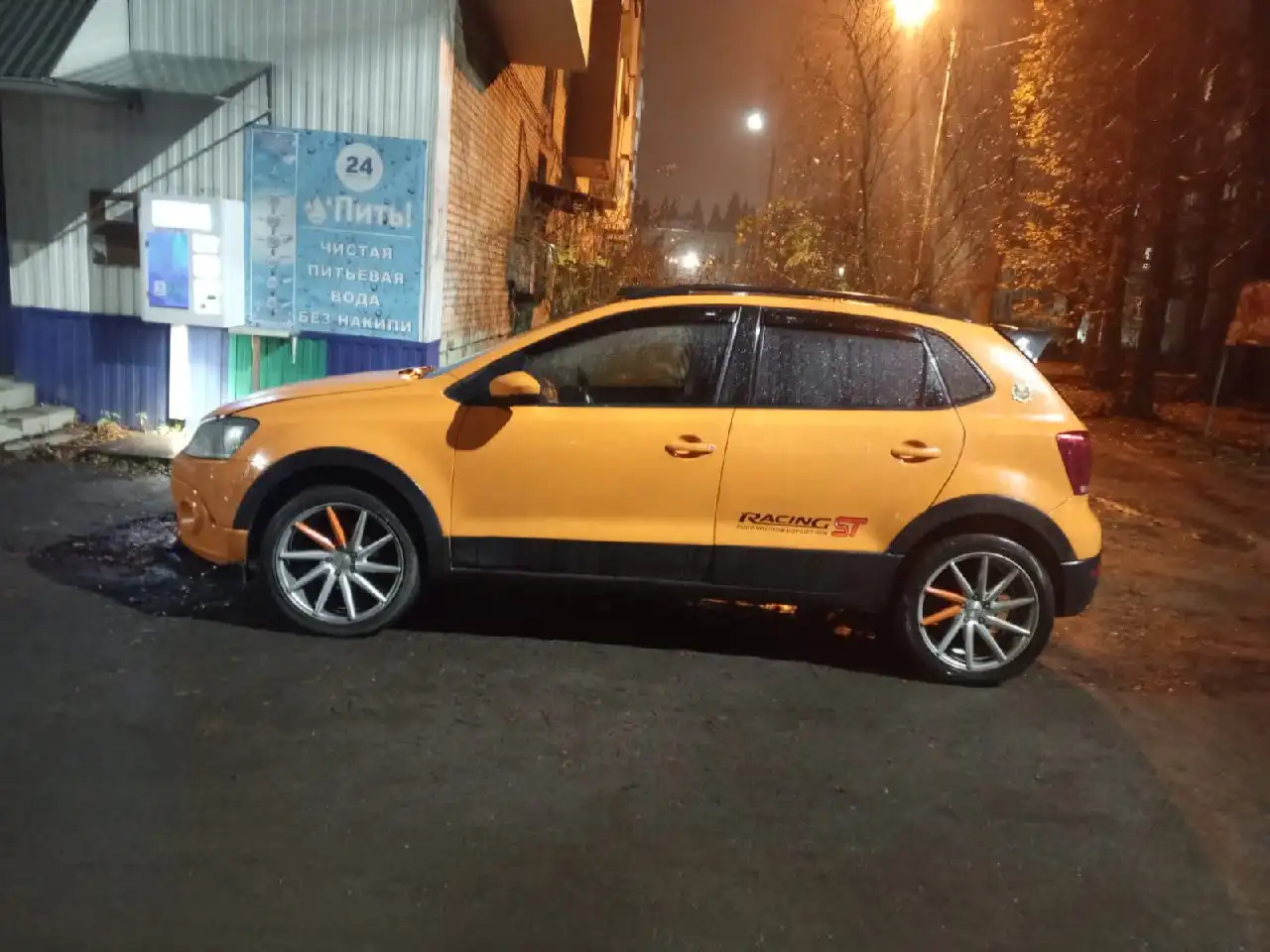 Volkswagen Polo 2011, 1.4 AT, 220000 км - Легковые автомобили (Авто) в Новомосковск