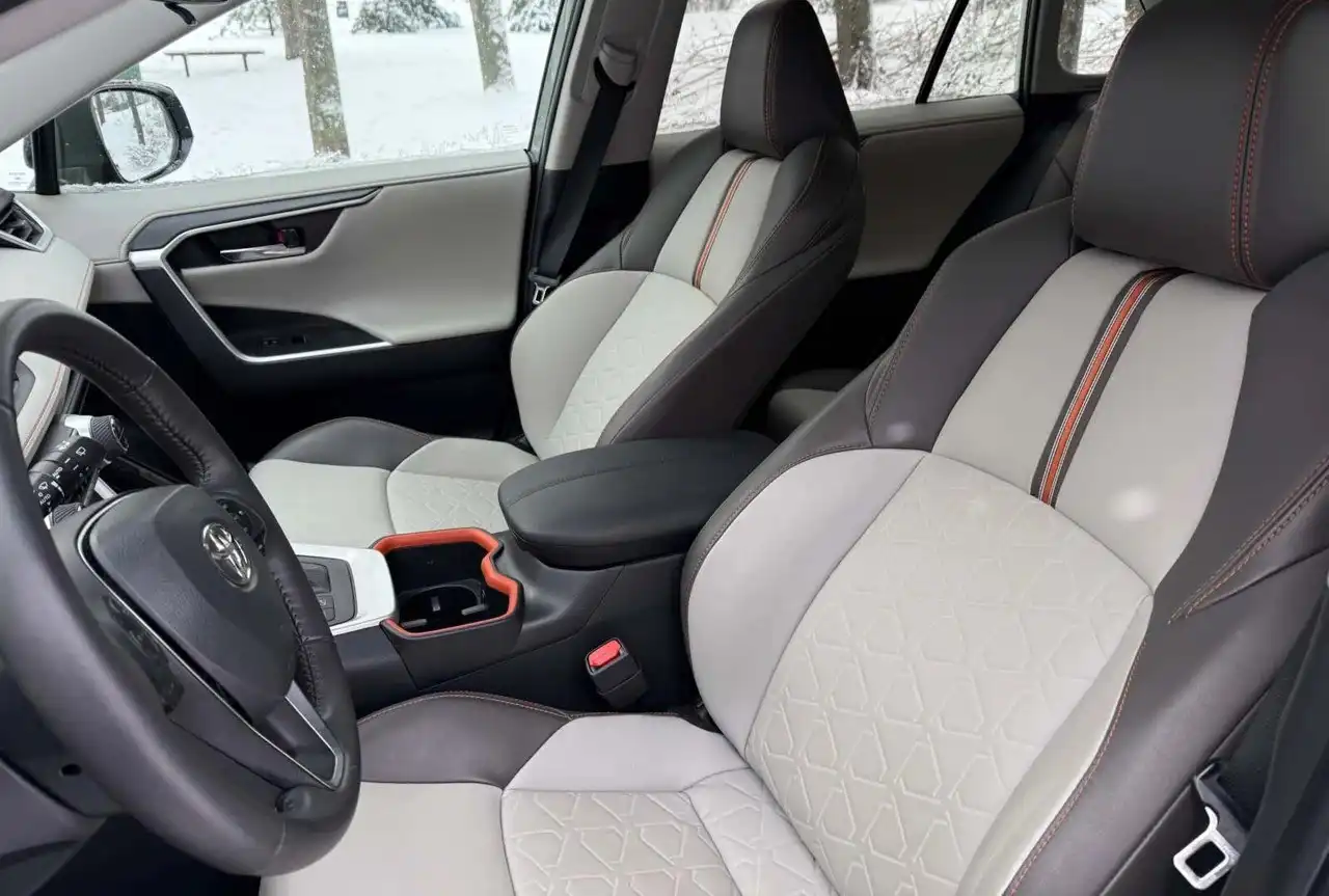 Продажа Toyota RAV4 2022 года - Легковые автомобили (Авто) в Санкт-Петербург