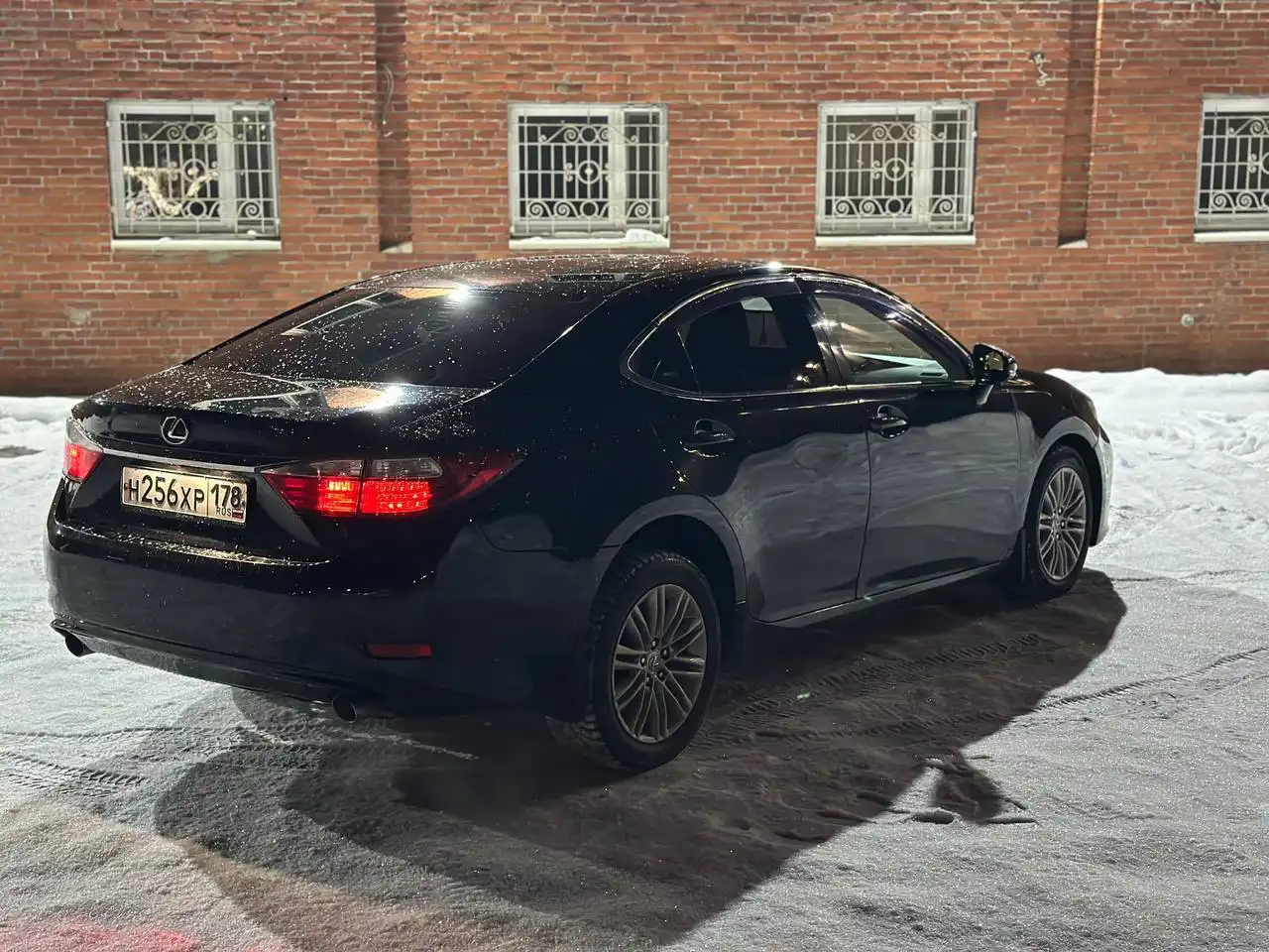 Продажа Lexus ES 2012 года выпуска - Легковые автомобили (Авто) в Санкт-Петербург