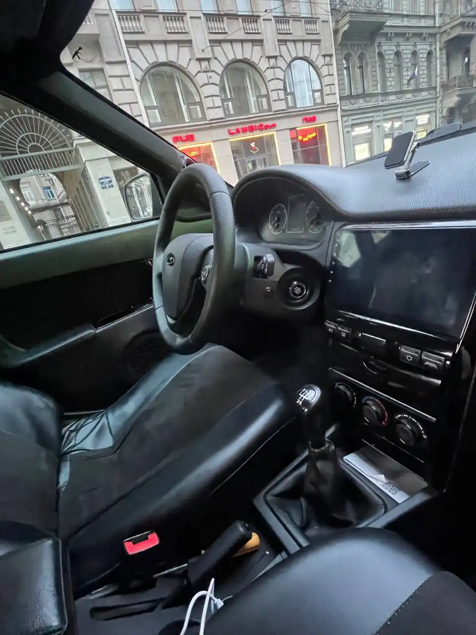 Продажа автомобиля с потолком алькантара и газовым оборудованием - Авто в Санкт-Петербург