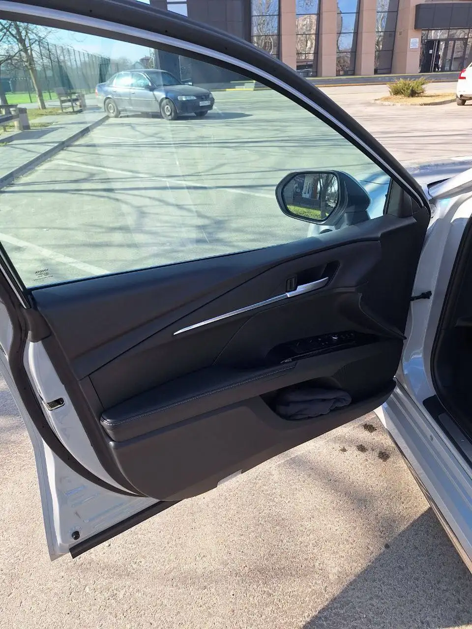 Продажа Toyota Camry 2024 года, 2.0 гибрид, 50 тыс. км - Авто в Санкт-Петербург