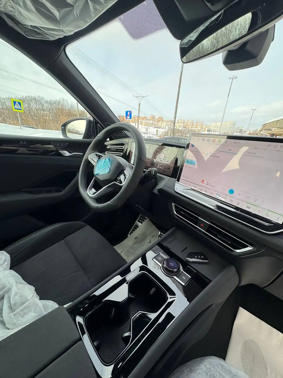 Продажа автомобиля Volkswagen Tiguan L Pro - Авто в Санкт-Петербург