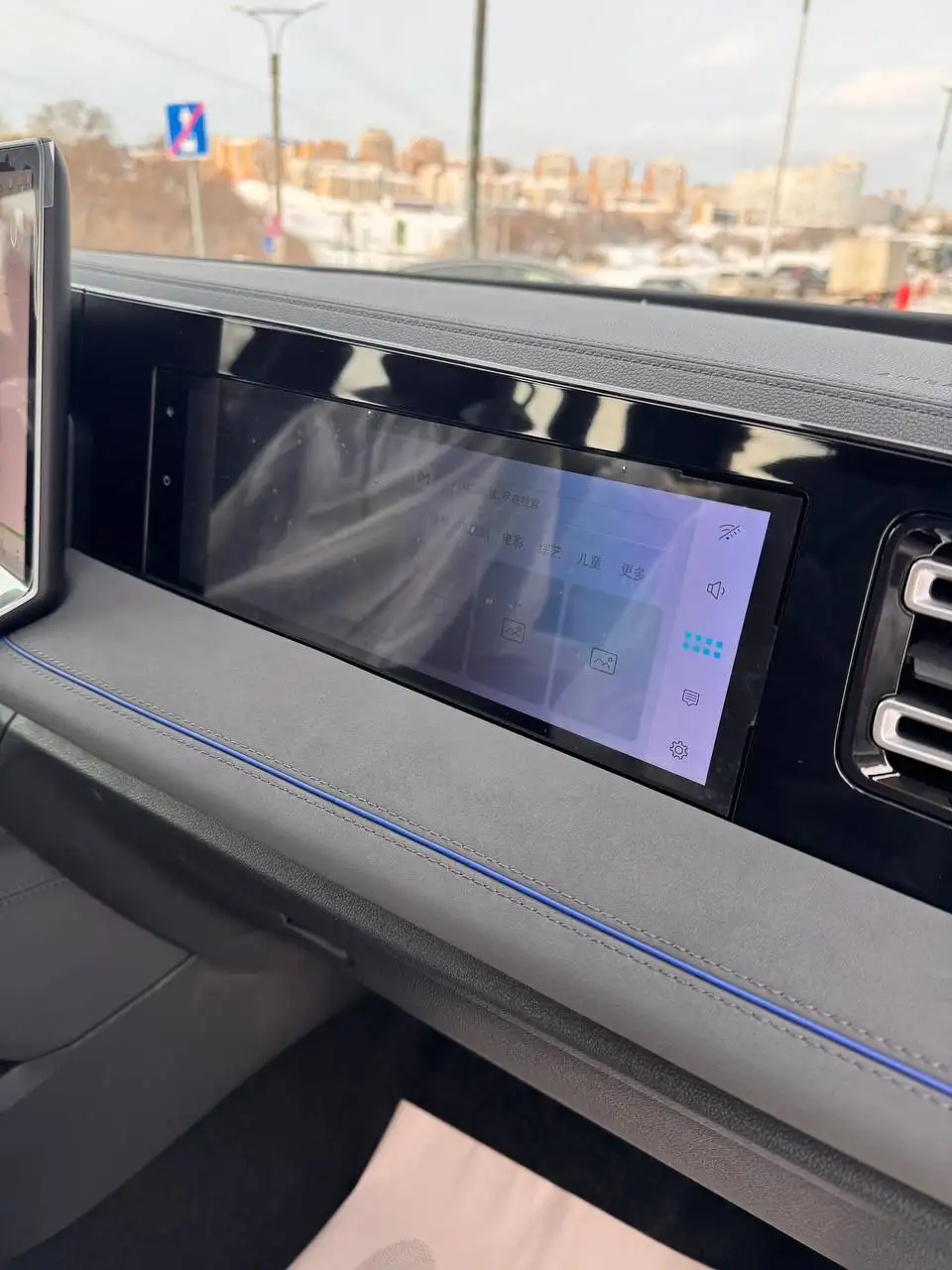 Продажа автомобиля Volkswagen Tiguan L Pro - Авто в Санкт-Петербург