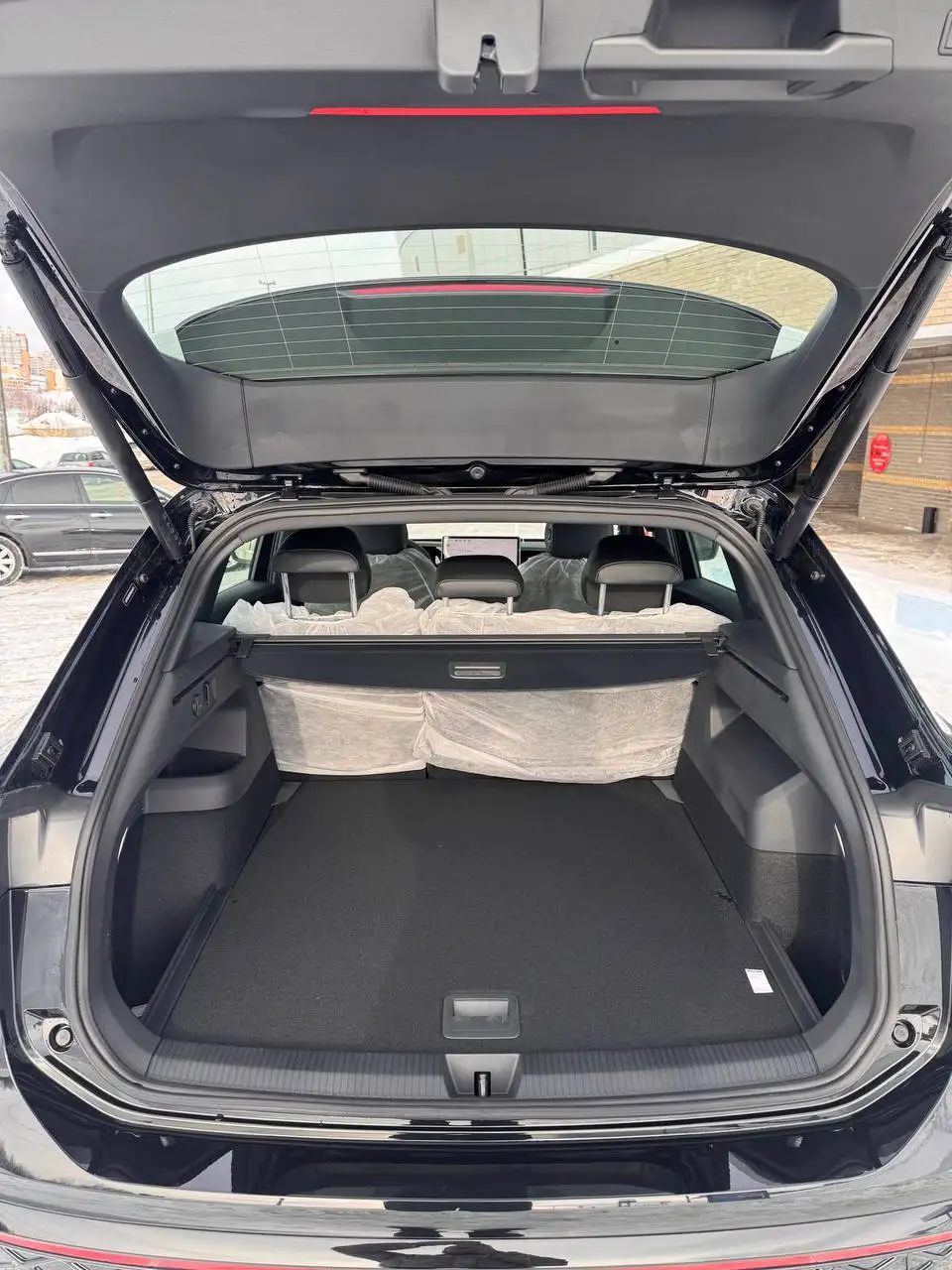 Продажа автомобиля Volkswagen Tiguan L Pro - Авто в Санкт-Петербург