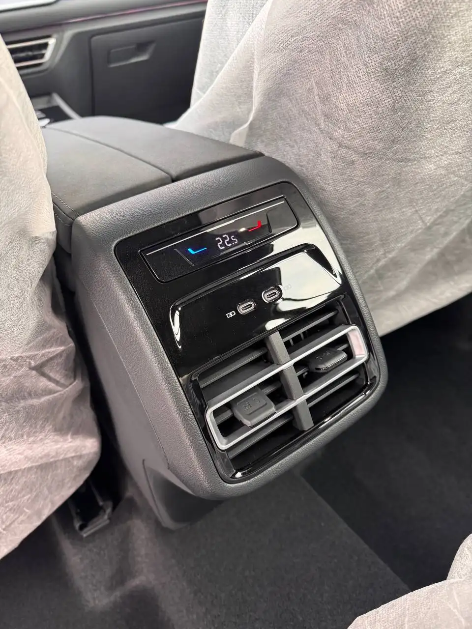 Продажа автомобиля Volkswagen Tiguan L Pro - Авто в Санкт-Петербург