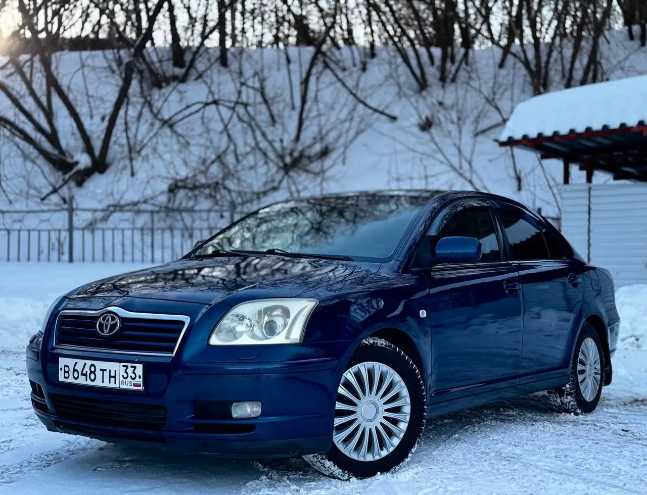 Toyota Avensis 2005 года с бензиновым двигателем 1.8 и механической коробкой передач - Авто в Санкт-Петербург