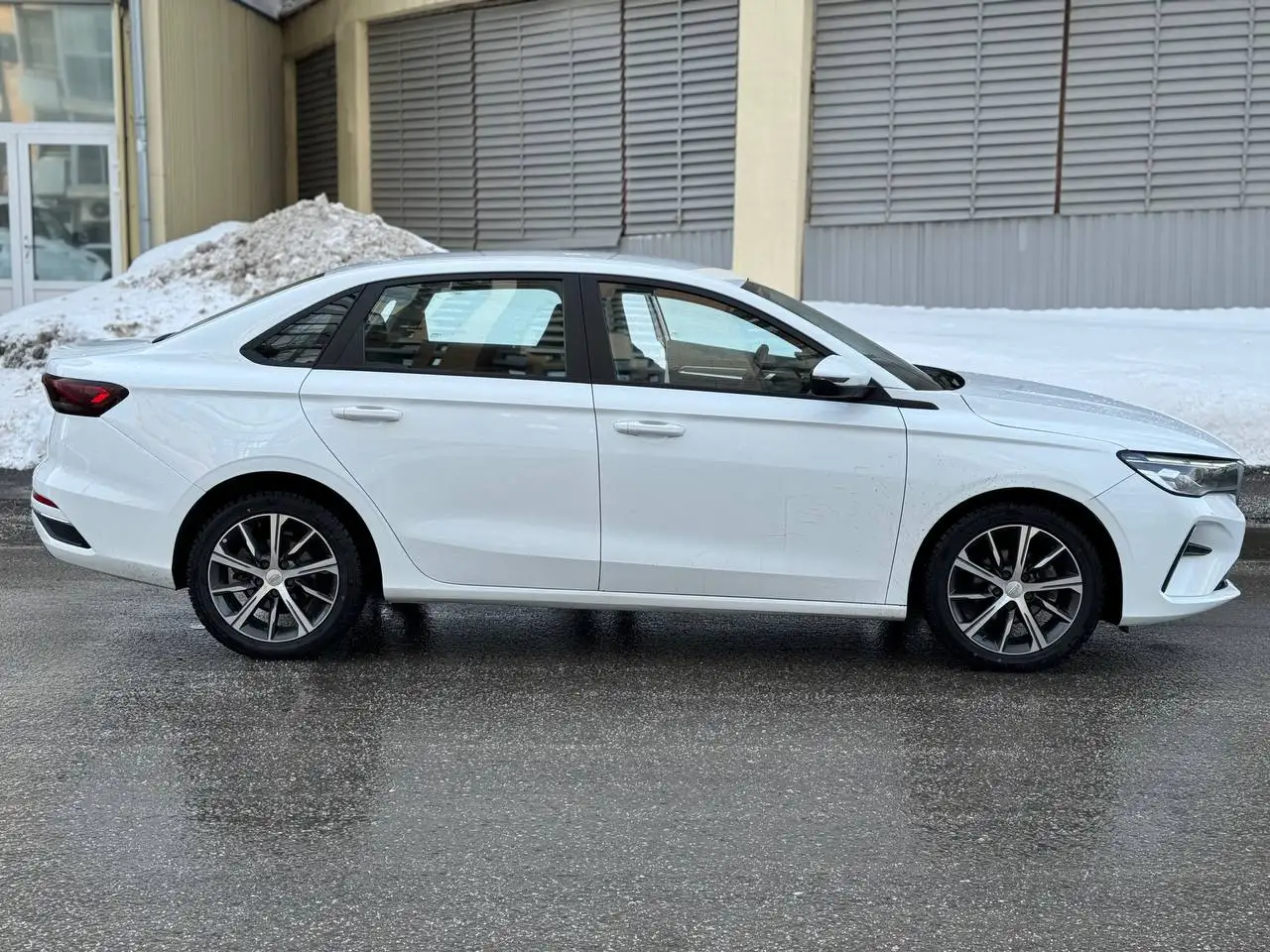 Продажа Geely EMGRAND 2022 в Москве - Авто в Москва